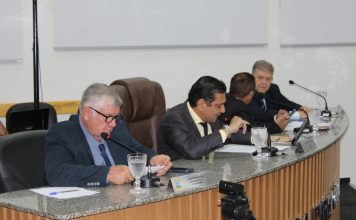 Câmara de Terenos aprova projetos, homenageia atletas da Pestalozzi e debate ações para a zona rural
